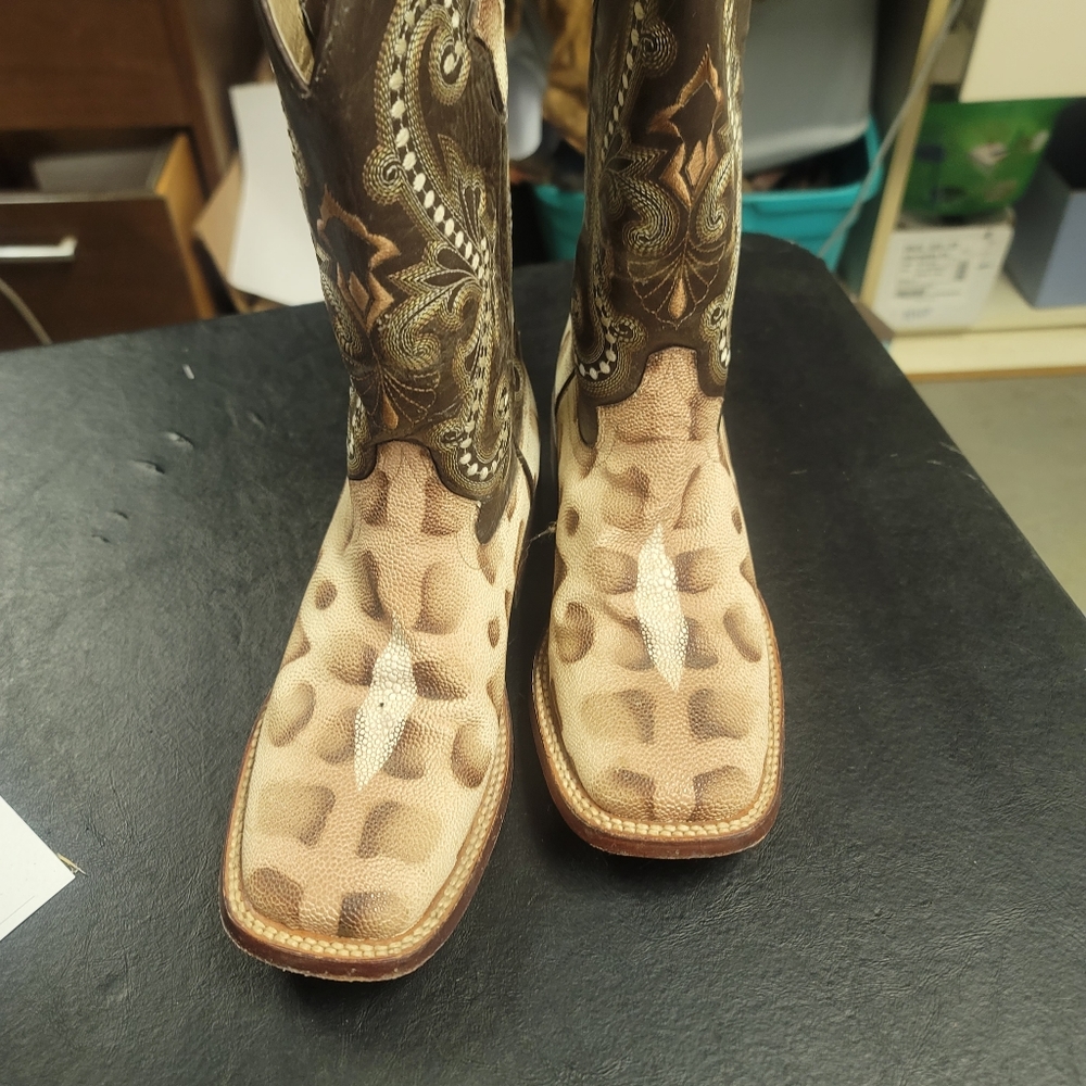 Ferrini Stingray women's western boot 6.5B